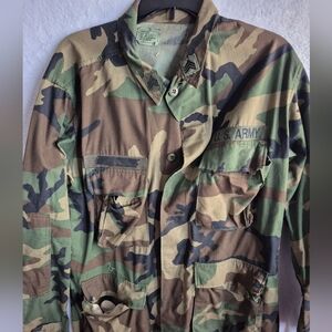 US Army Woodland CAMO Pattern Field Shirt MEDIUM